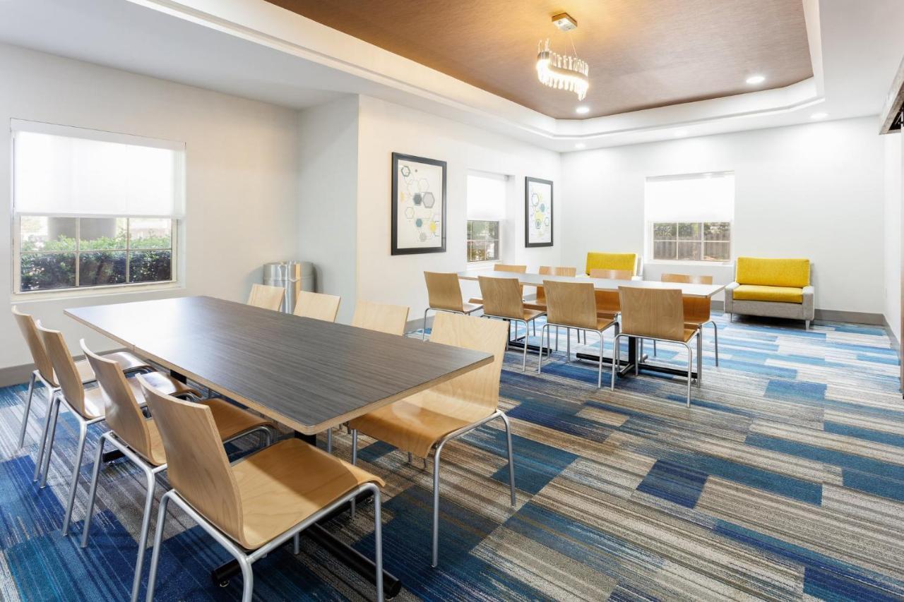 Holiday Inn Express & Suites Williamsburg By Ihg Zewnętrze zdjęcie