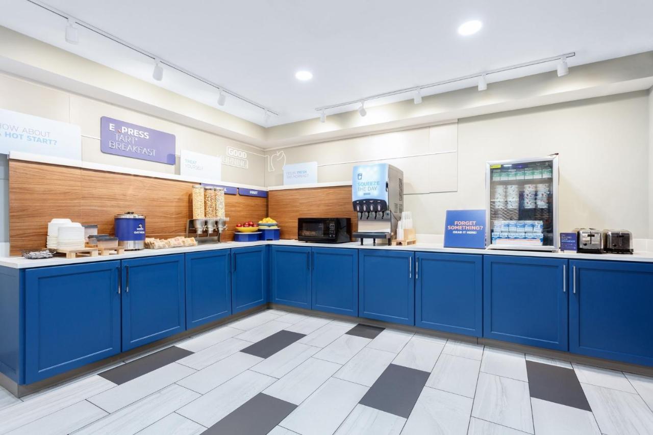 Holiday Inn Express & Suites Williamsburg By Ihg Zewnętrze zdjęcie