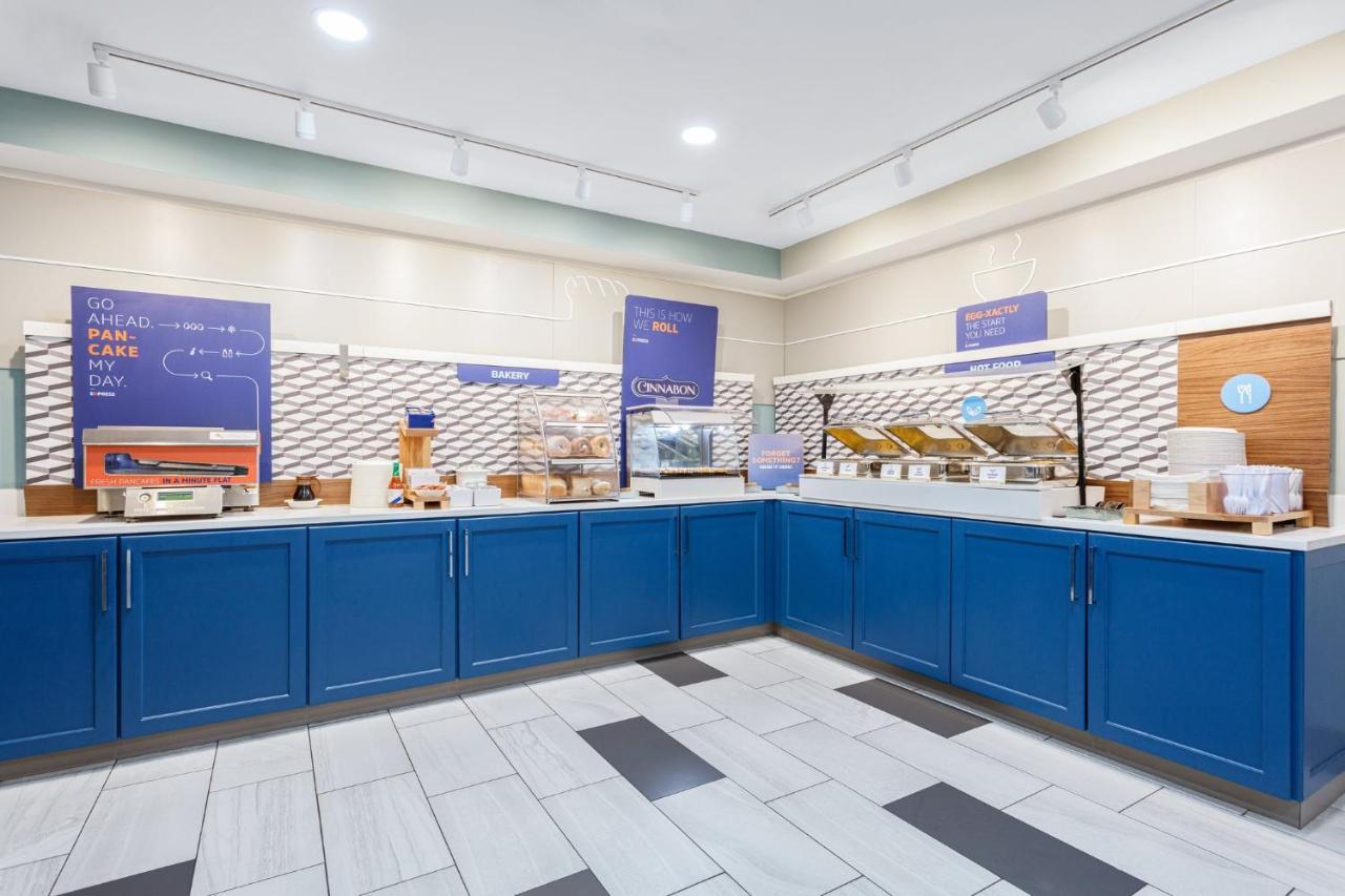Holiday Inn Express & Suites Williamsburg By Ihg Zewnętrze zdjęcie