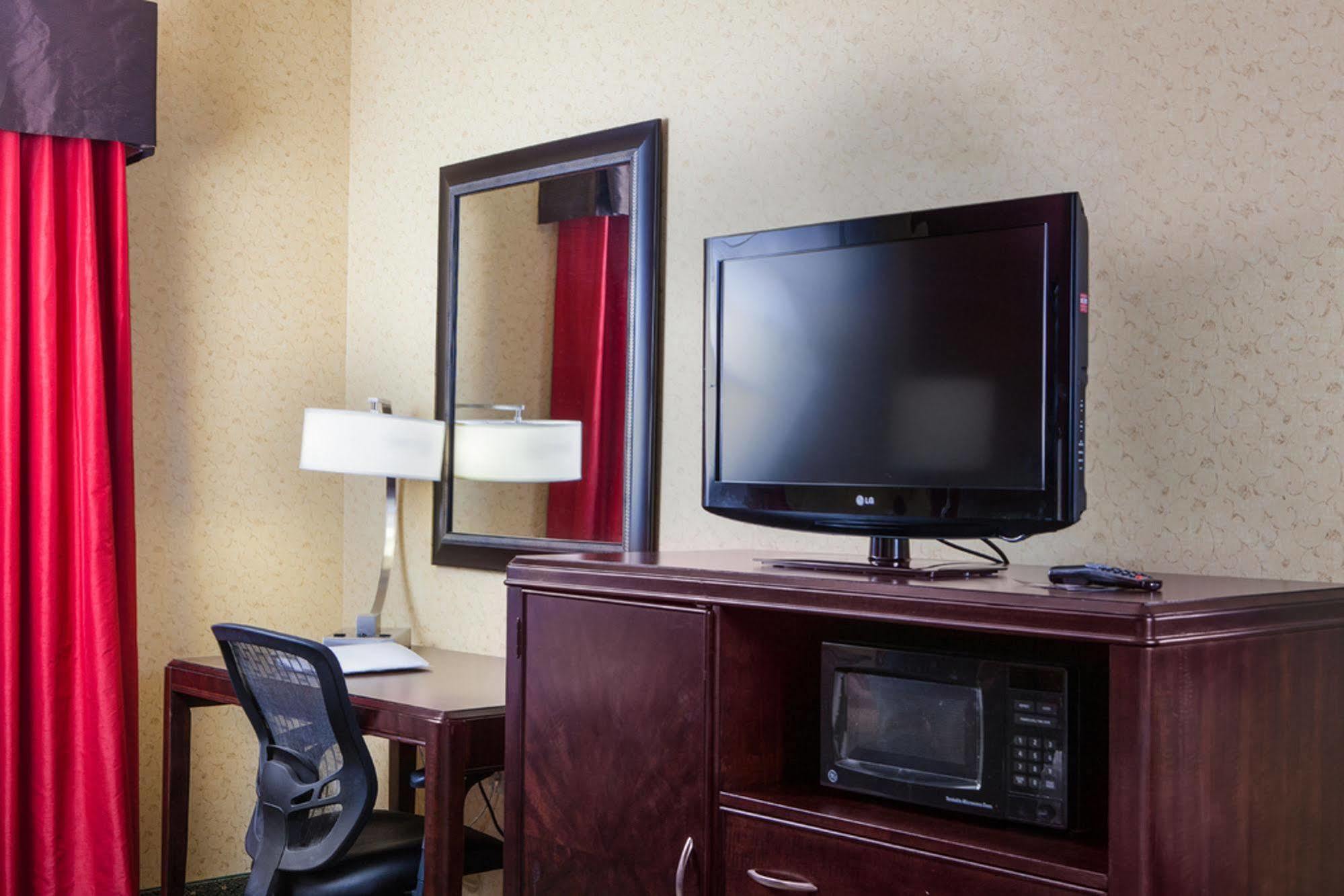 Holiday Inn Express & Suites Williamsburg By Ihg Zewnętrze zdjęcie